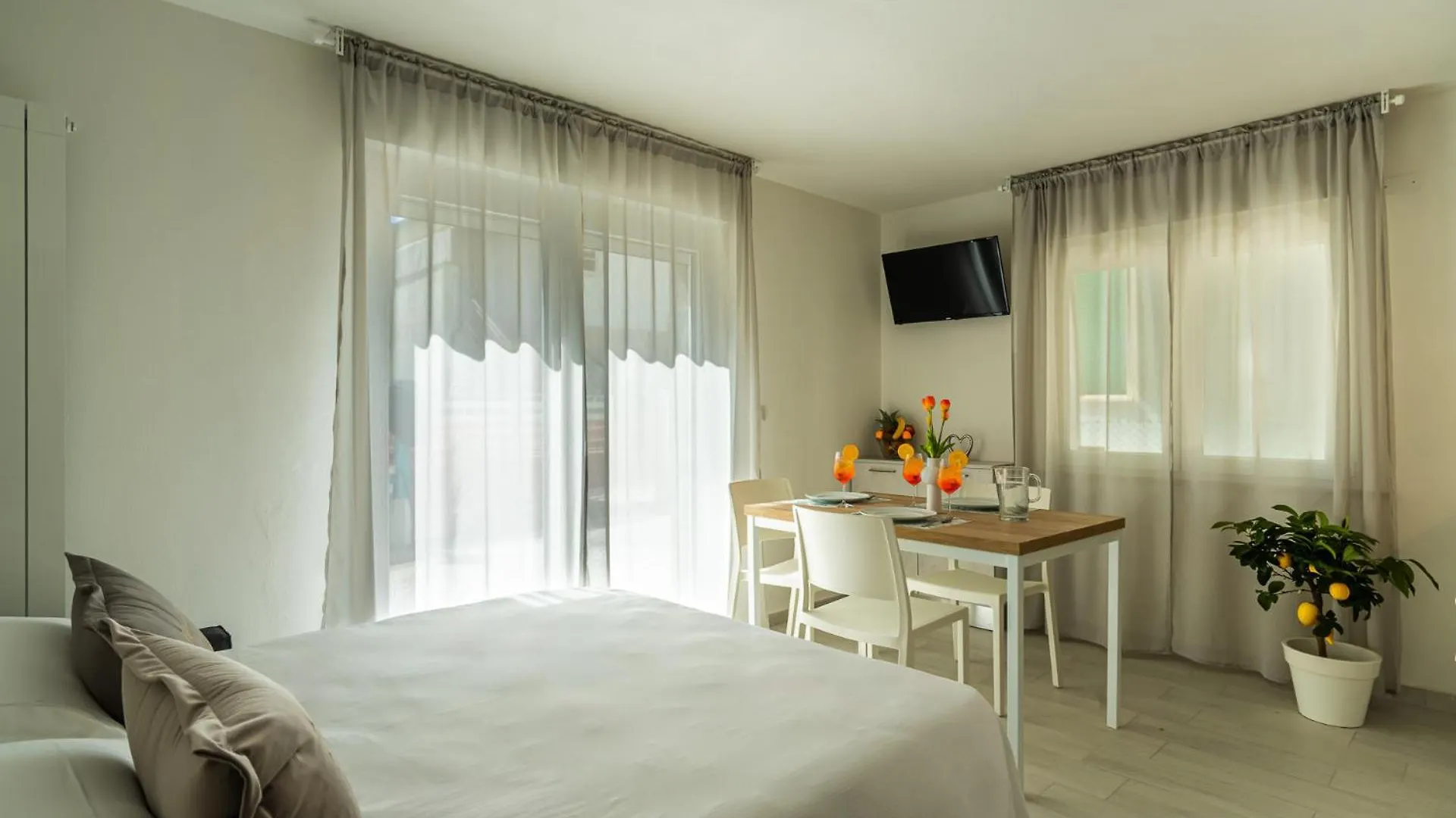Inaugurazione 2024 - Villa Pratu Apartments A 100 Metri Dal Mare Riccione Italia